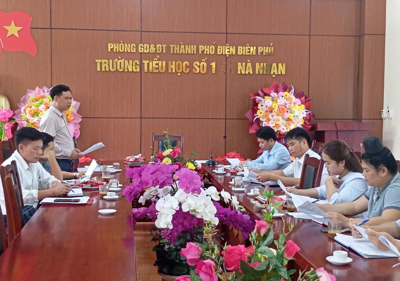 ĐOÀN KIỂM TRA  AN TOÀN THỰC PHẨM XÃ MƯỜNG PHĂNG KIỂM TRA VÀ KẾT LUẬN CÔNG TÁC ĐẢM BẢO AN TOÀN THỰC PHẨM TẠI TRƯỜNG TIỂU HỌC SỐ 1 NÀ NHẠN